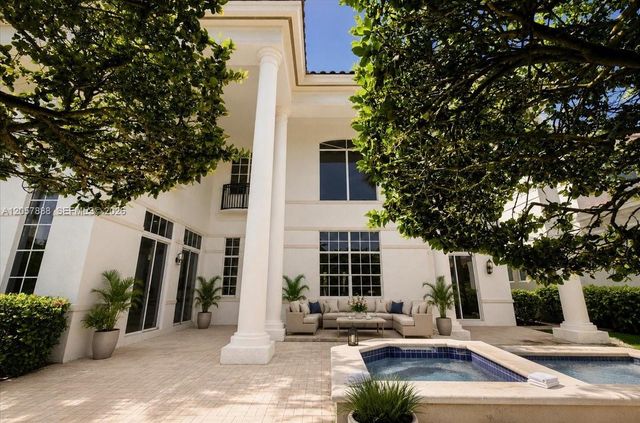 996 Sanibel Dr, Hollywood, FL 33019