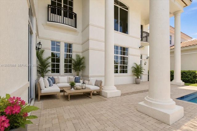 996 Sanibel Dr, Hollywood, FL 33019