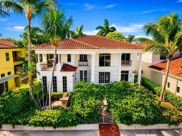 996 Sanibel Dr, Hollywood, FL 33019