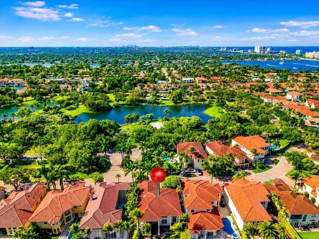 996 Sanibel Dr, Hollywood, FL 33019