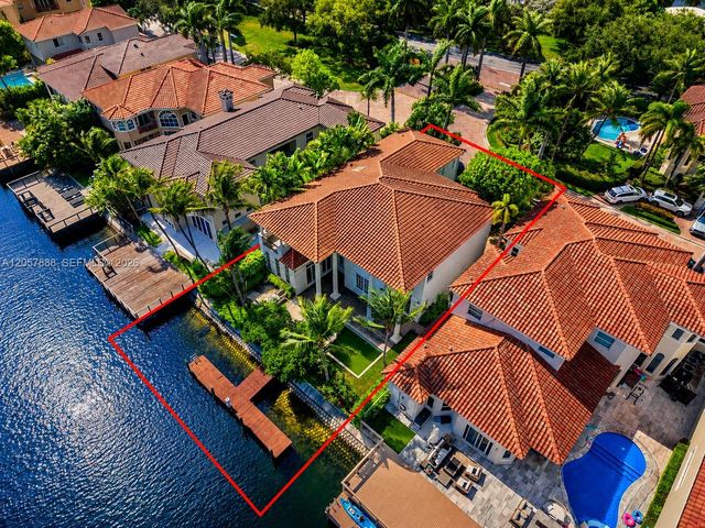 996 Sanibel Dr, Hollywood, FL 33019