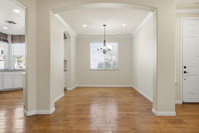 1048 Cabris Ln, Roseville, CA 95747