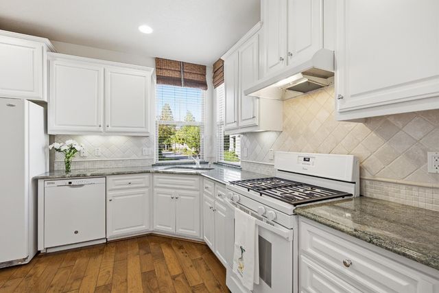 1048 Cabris Ln, Roseville, CA 95747