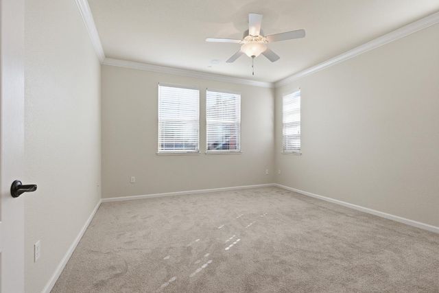 1048 Cabris Ln, Roseville, CA 95747