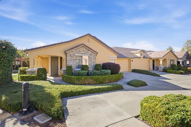 1048 Cabris Ln, Roseville, CA 95747