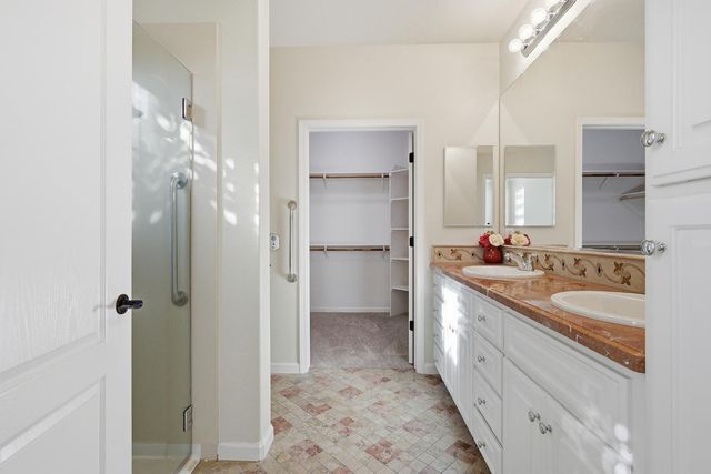 1048 Cabris Ln, Roseville, CA 95747