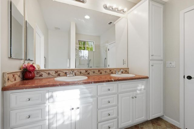 1048 Cabris Ln, Roseville, CA 95747