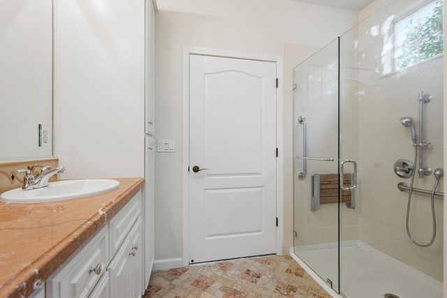 1048 Cabris Ln, Roseville, CA 95747