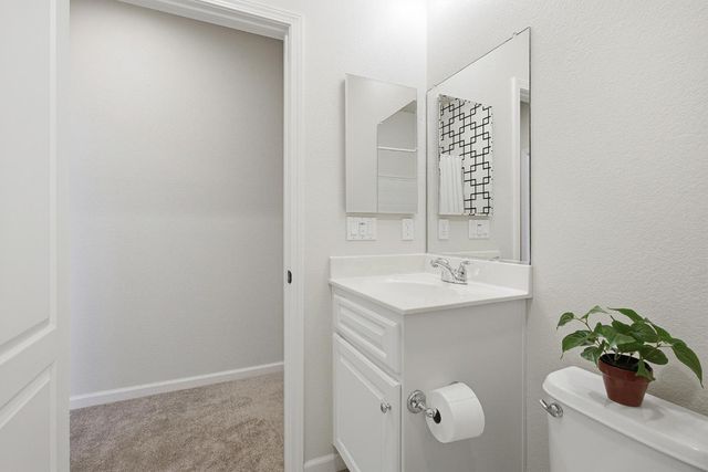 1048 Cabris Ln, Roseville, CA 95747