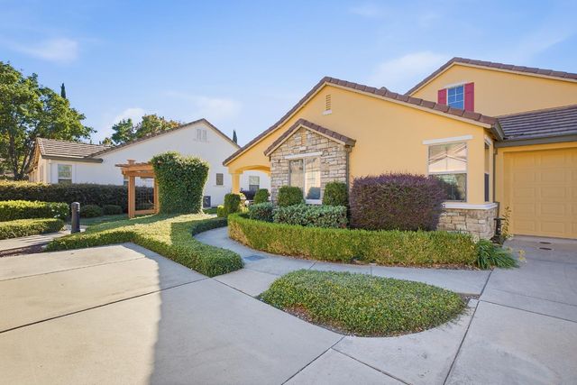 1048 Cabris Ln, Roseville, CA 95747