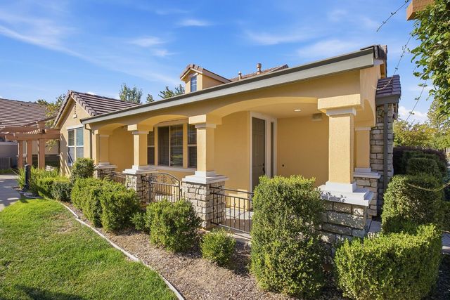 1048 Cabris Ln, Roseville, CA 95747