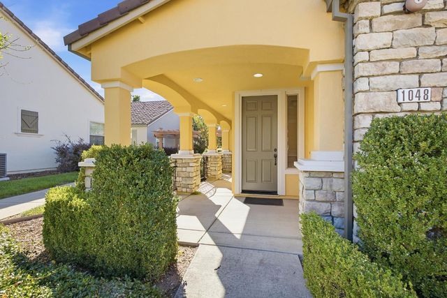 1048 Cabris Ln, Roseville, CA 95747