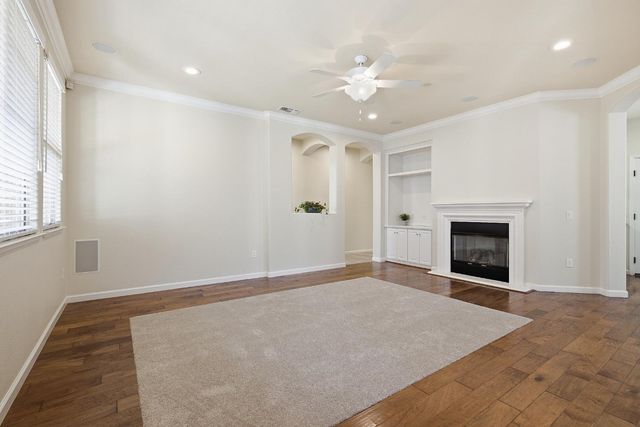 1048 Cabris Ln, Roseville, CA 95747