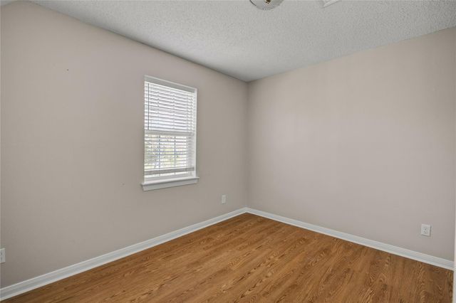 3067 Cr-580, West Columbia, TX 77486