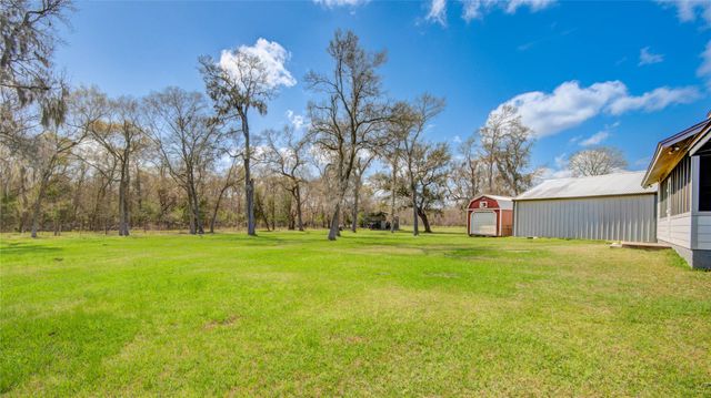 3067 Cr-580, West Columbia, TX 77486