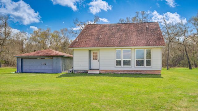 3067 Cr-580, West Columbia, TX 77486