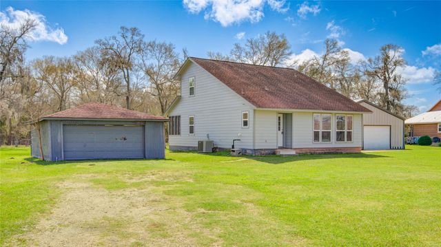3067 Cr-580, West Columbia, TX 77486
