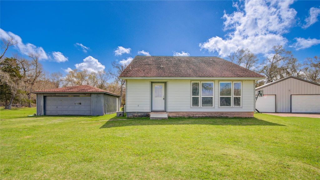 3067 Cr-580, West Columbia, TX 77486
