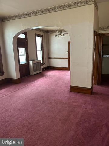 136-138 S MARKET ST, Shamokin, PA 17872
