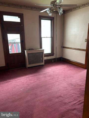 136-138 S MARKET ST, Shamokin, PA 17872