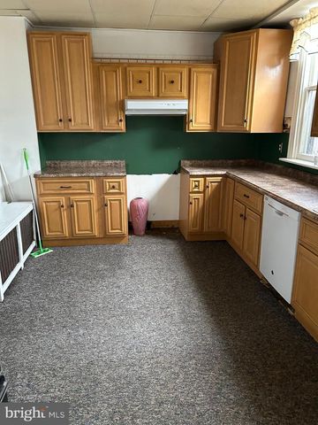 136-138 S MARKET ST, Shamokin, PA 17872