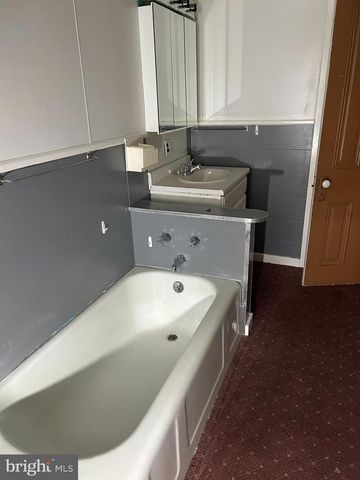 136-138 S MARKET ST, Shamokin, PA 17872