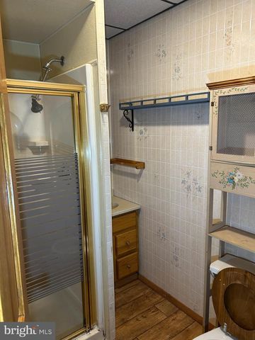 136-138 S MARKET ST, Shamokin, PA 17872