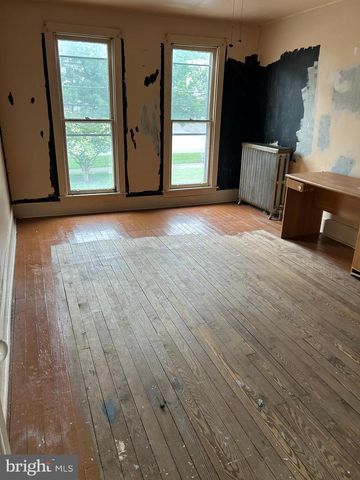 136-138 S MARKET ST, Shamokin, PA 17872