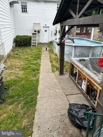 136-138 S MARKET ST, Shamokin, PA 17872