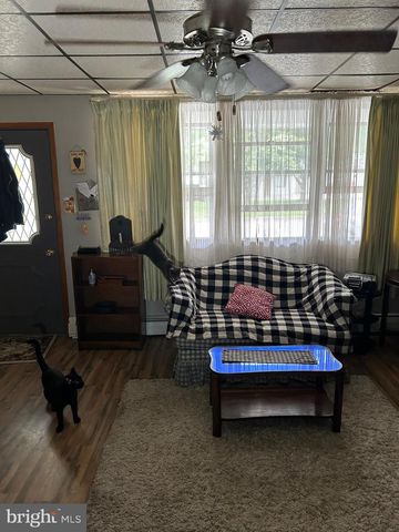 136-138 S MARKET ST, Shamokin, PA 17872