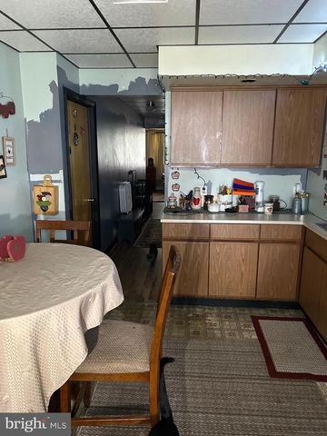 136-138 S MARKET ST, Shamokin, PA 17872