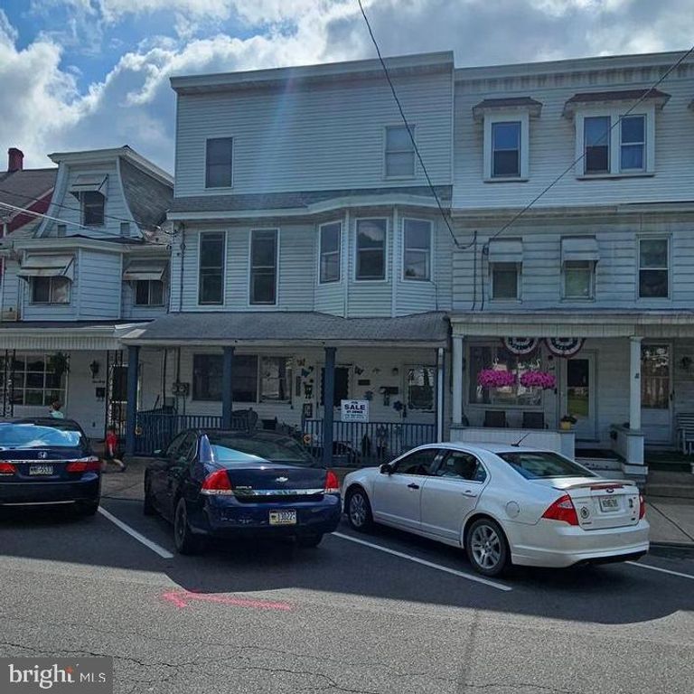 136-138 S MARKET ST, Shamokin, PA 17872