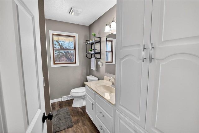 690 French Court, Oregon, WI 53575