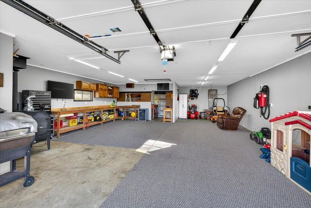 690 French Court, Oregon, WI 53575