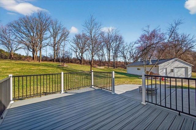 690 French Court, Oregon, WI 53575