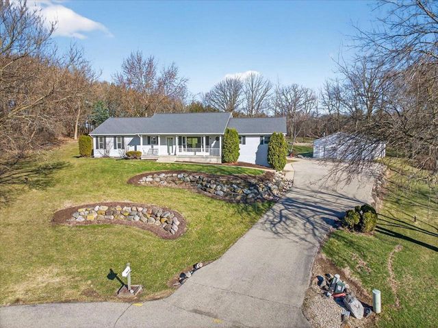 690 French Court, Oregon, WI 53575