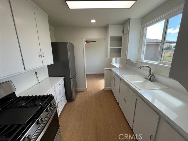 15683 Fir, Hesperia, CA 92345