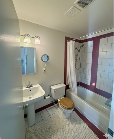 38 Williams D, Chelsea, MA 02150