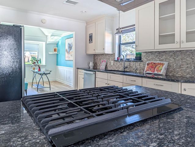 6518 Kury Lane, Houston, TX 77008