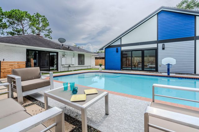 6518 Kury Lane, Houston, TX 77008