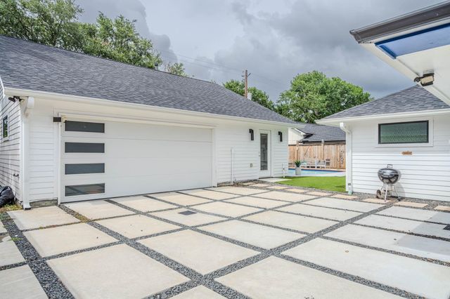 6518 Kury Lane, Houston, TX 77008