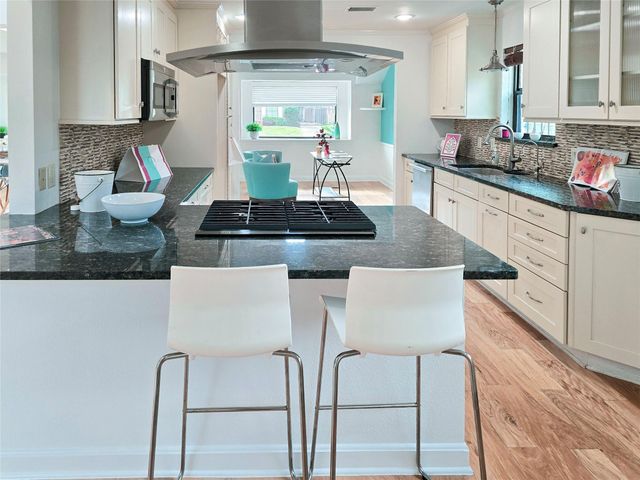 6518 Kury Lane, Houston, TX 77008