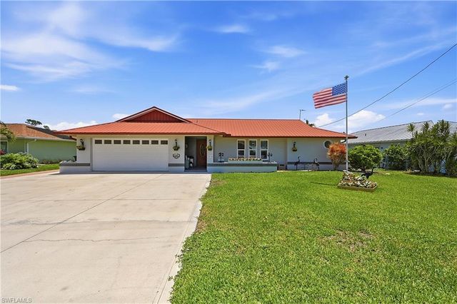 7219 Reymoor DR, North Fort Myers, FL 33917
