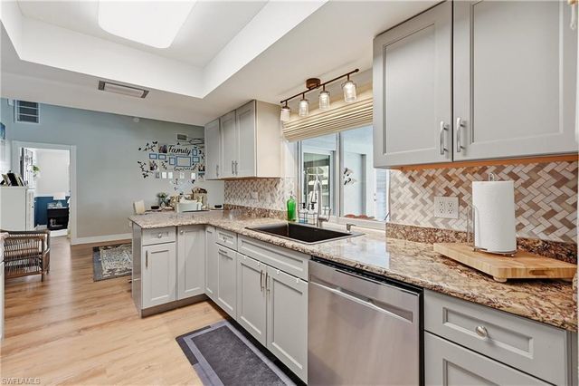 7219 Reymoor DR, North Fort Myers, FL 33917