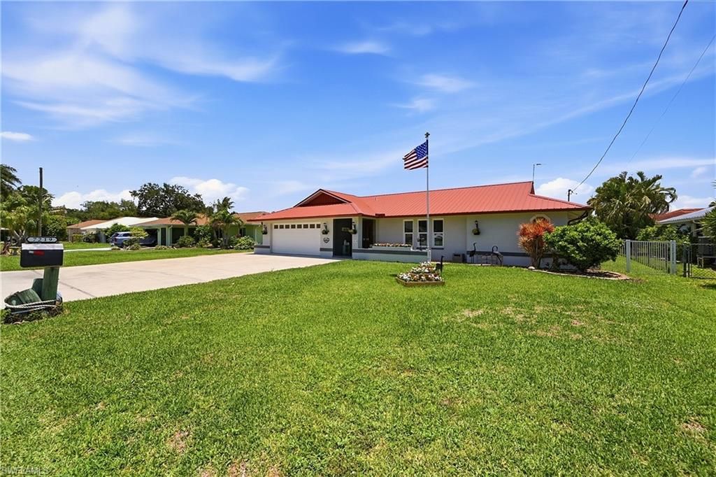 7219 Reymoor DR, North Fort Myers, FL 33917
