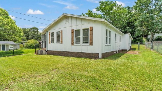301 WEAVER AVENUE, Lake Wales, FL 33853