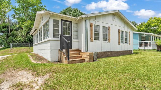 301 WEAVER AVENUE, Lake Wales, FL 33853