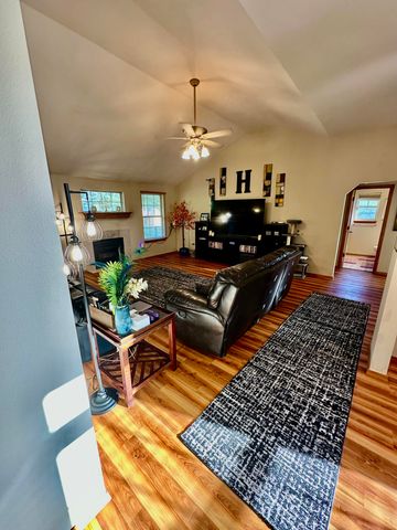 2616 South Jonathan Avenue, Springfield, MO 65807