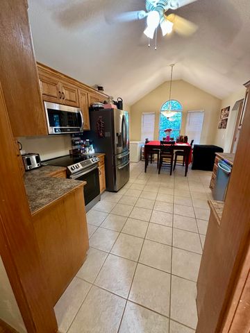 2616 South Jonathan Avenue, Springfield, MO 65807