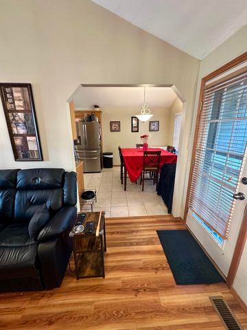 2616 South Jonathan Avenue, Springfield, MO 65807